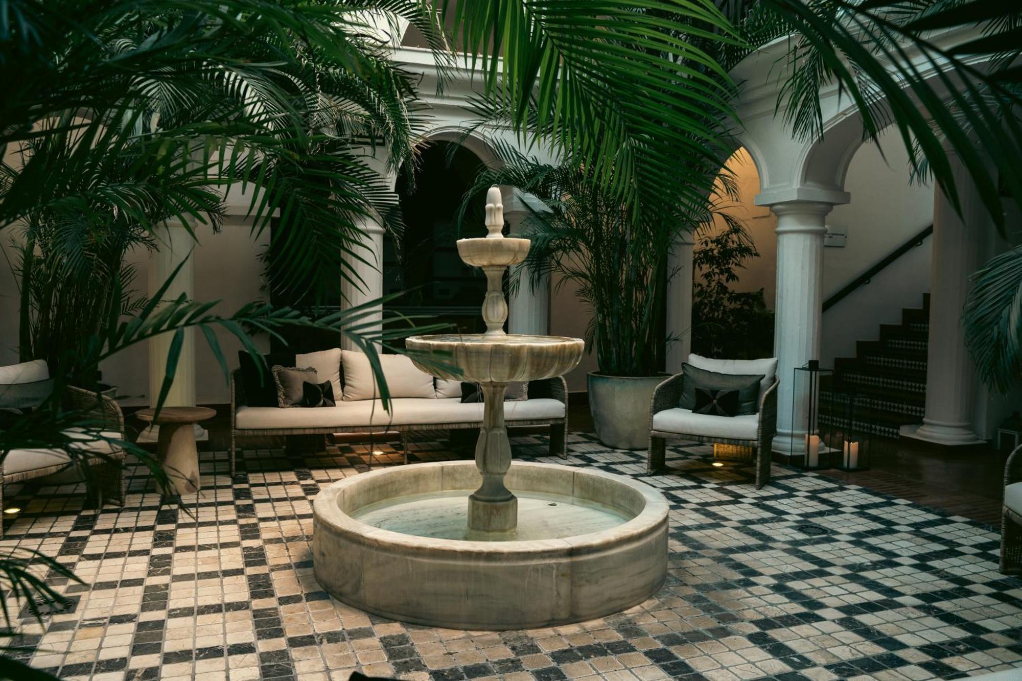 Hotel La Fonda Бенальмадена Экстерьер фото